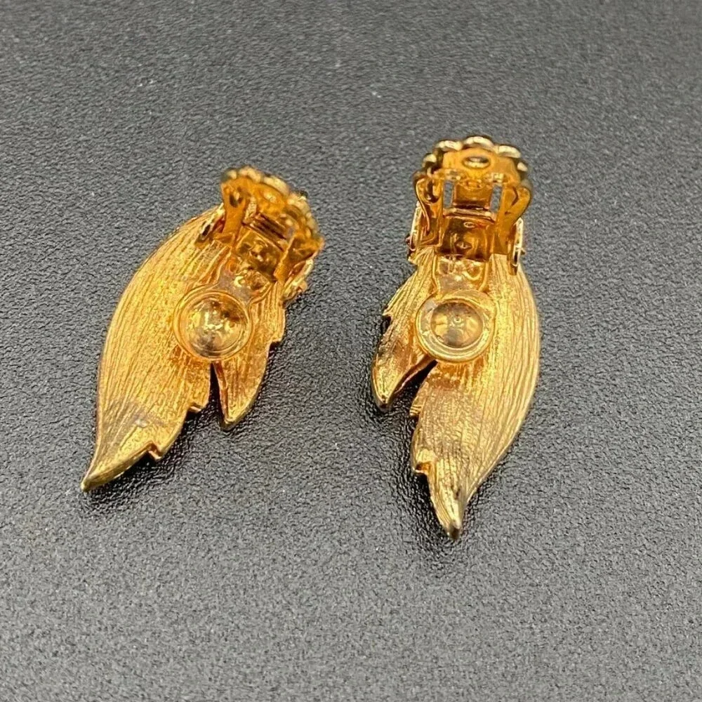 Vintage 60s JJ Textured Gold Tone Gilt Leaf Set Brooch and Clip On Earrings